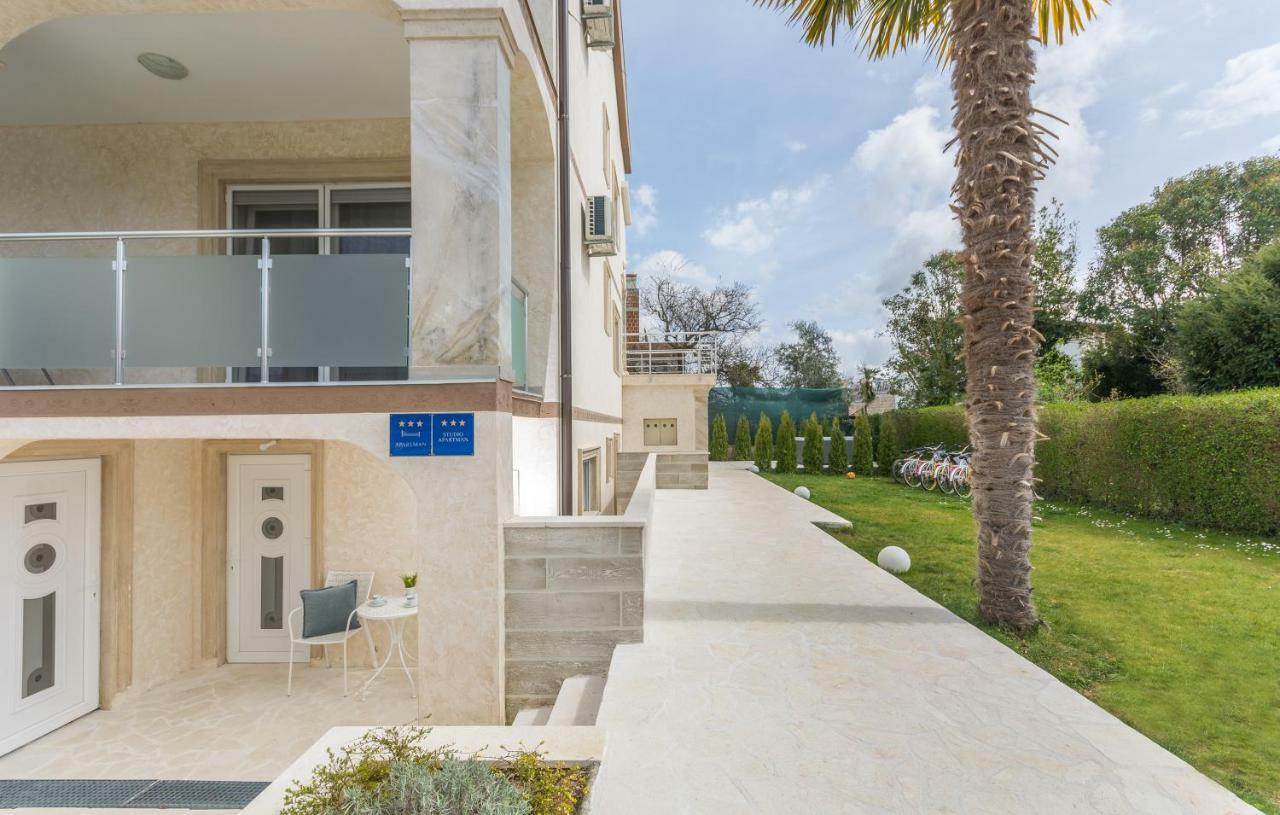 Stephany Apartman *
