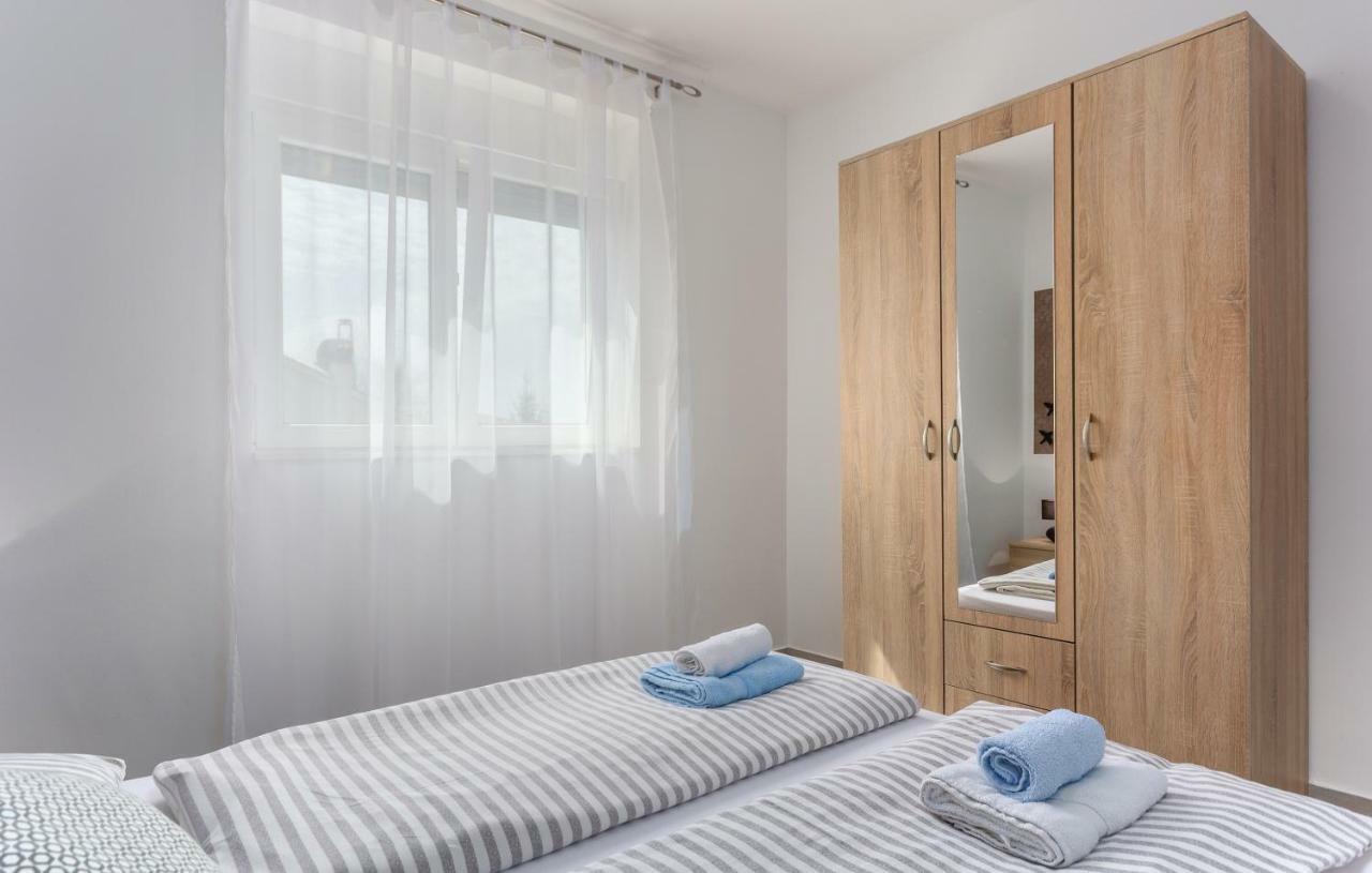 Stephany Apartment